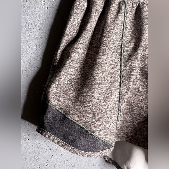 Lululemon Hotty Hot Short  Low-Rise 4 Tall “Heather Lux Multi Black - Picture 6 of 9